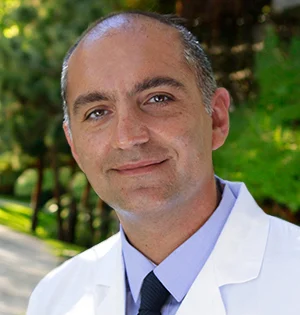 Portrait of Dr. Amir Kaviani